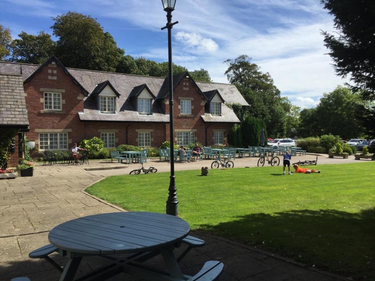 The Villa Country House Hotel Wrea Green Exterior foto